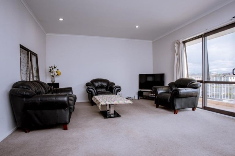 Photo of property in 24c/132 Stancombe Road, Flat Bush, Auckland, 2016