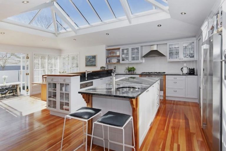 Photo of property in 9 Waiwetu Street, Fendalton, Christchurch, 8052