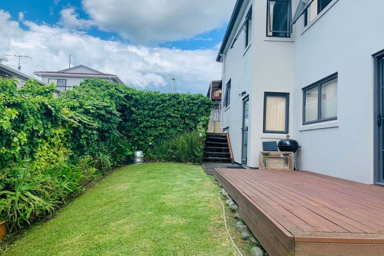 Photo of property in 2/890 East Coast Road, Northcross, Auckland, 0630