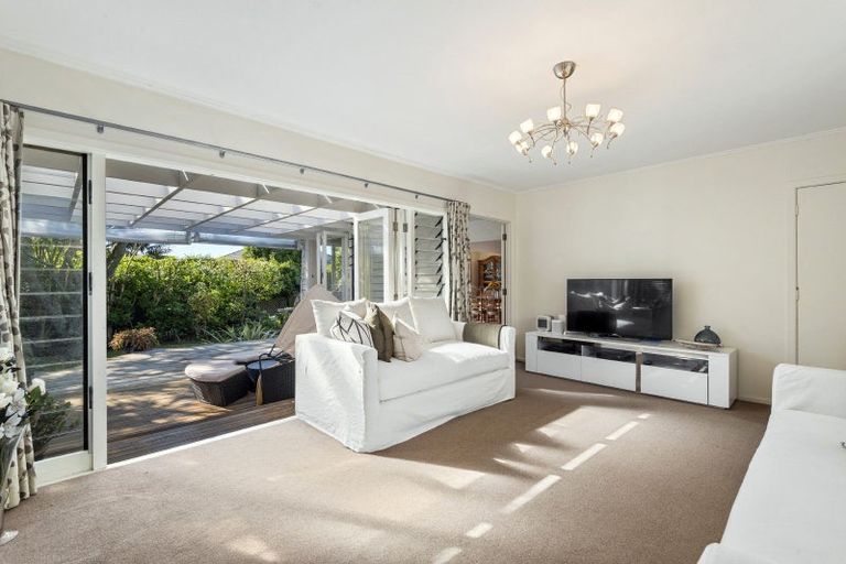 Photo of property in 14 Maleme Avenue, Belmont, Auckland, 0622