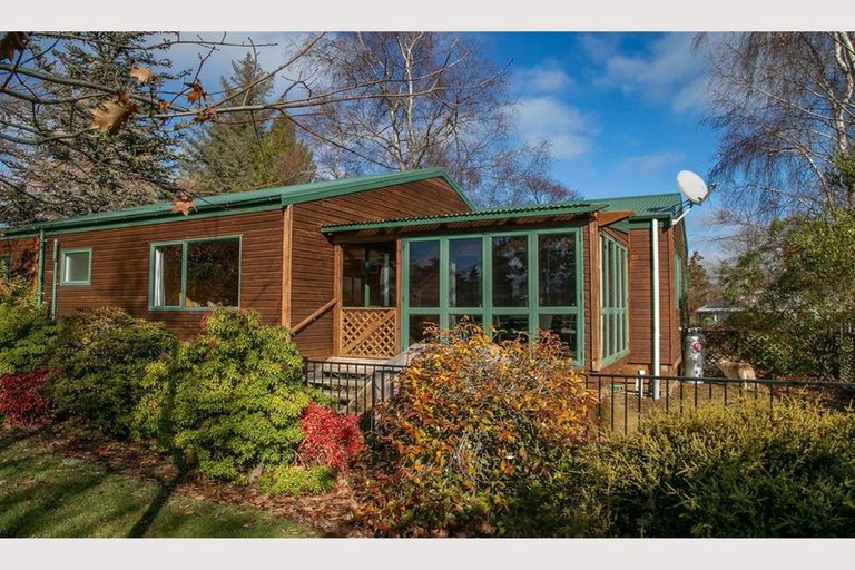 Photo of property in 2 Tussock Way, Ohakune, 4625