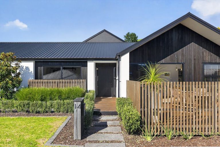 Photo of property in 14 Hayward Place, Ohauiti, Tauranga, 3112