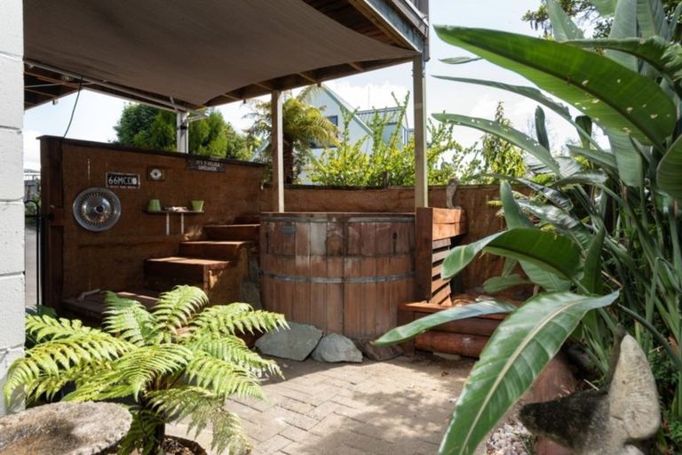 Photo of property in 6a Cumberland Crescent, Welcome Bay, Tauranga, 3112