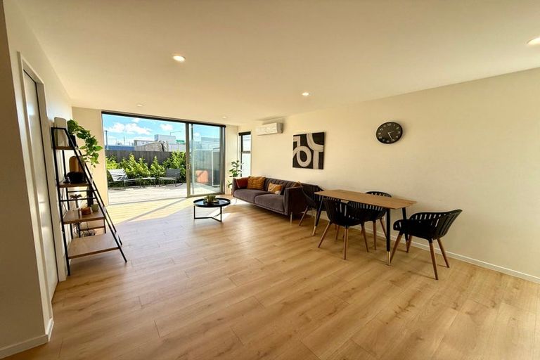 Photo of property in 2/6 Manning Place, Woolston, Christchurch, 8023