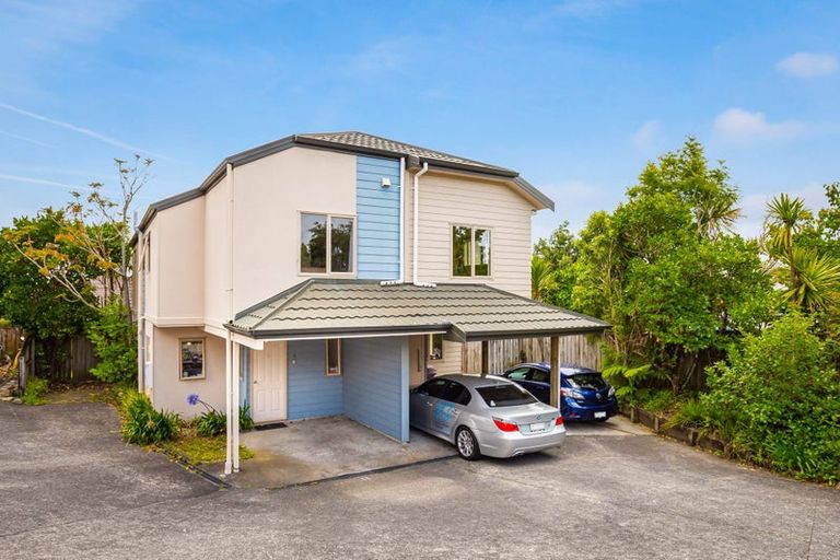 Photo of property in 8/9 Sunnydale Place, Oteha, Auckland, 0632