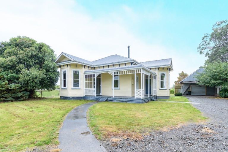Photo of property in 100 Halcombe Road, Feilding, 4775