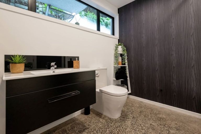 Photo of property in 64a Hattaway Avenue, Bucklands Beach, Auckland, 2012