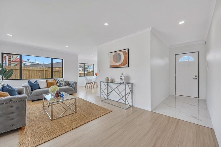 Photo of property in 60 Robert Ross Place, Clendon Park, Auckland, 2103