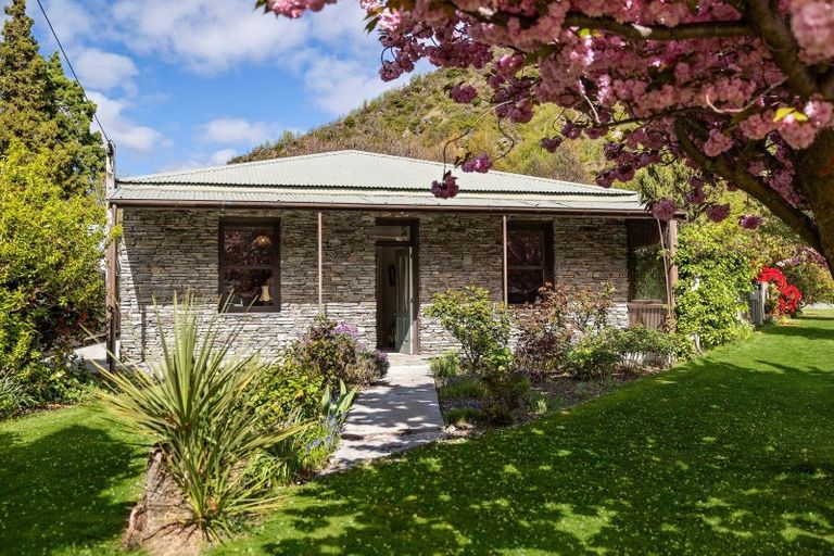 Photo of property in 33 Wiltshire Street, Arrowtown, 9302