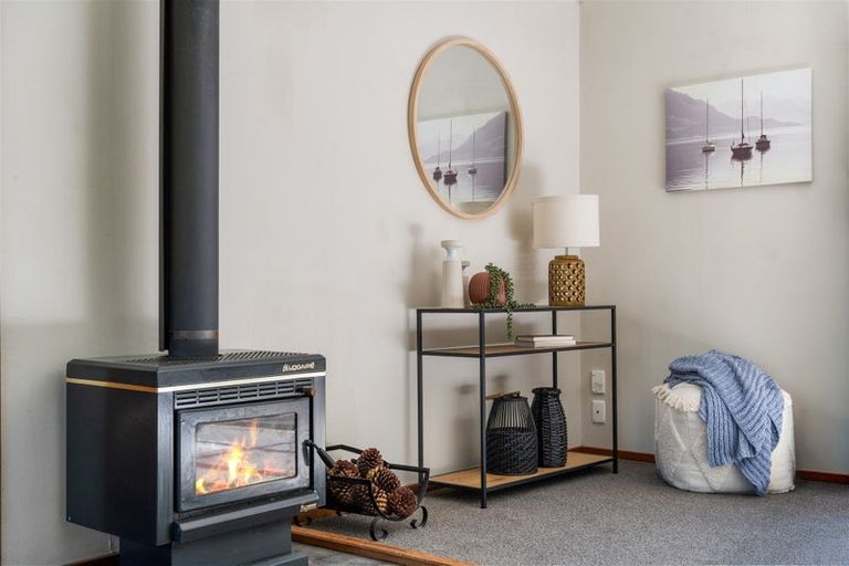 Photo of property in 80 Hawkesbury Road, Hawkesbury, Blenheim, 7272