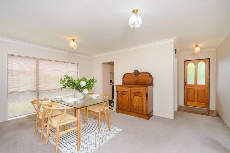 Photo of property in 112 John F Kennedy Drive, Milson, Palmerston North, 4414