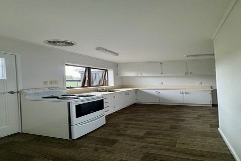 Photo of property in 2/18 Fratley Avenue, Farm Cove, Auckland, 2012