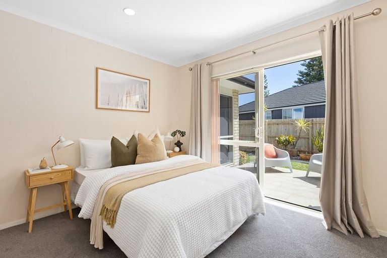 Photo of property in 14a Edward Avenue, Orewa, 0931