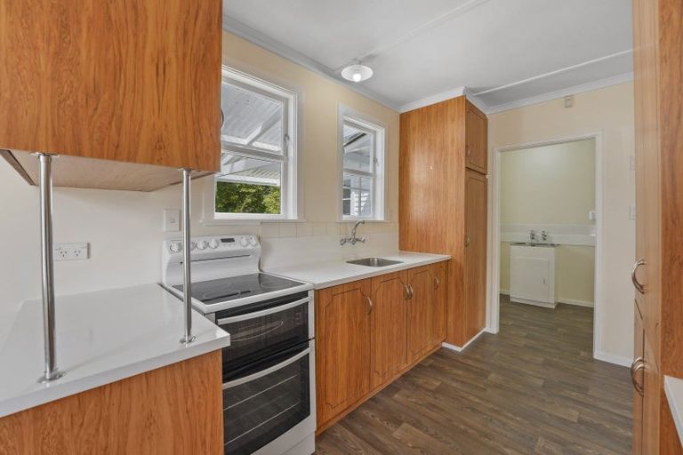 Photo of property in 24 Reynolds Street, Taita, Lower Hutt, 5011