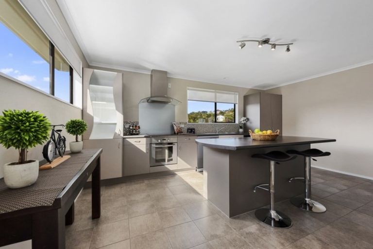 Photo of property in 13 Pioneer Grove, Silverstream, Upper Hutt, 5019