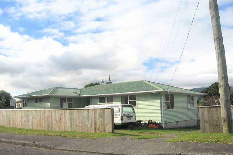 Photo of property in 11 Clarkes Crescent, Paekakariki, 5034