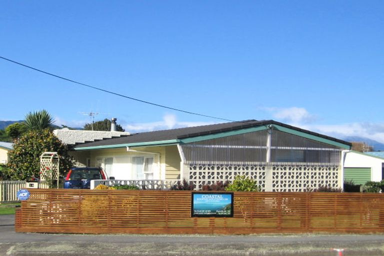 Photo of property in 14 Lemon Street, Otaki, 5512