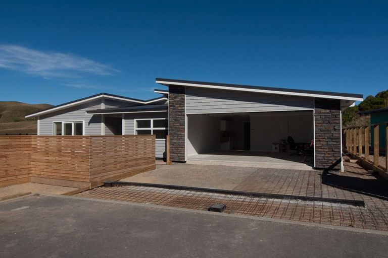 Photo of property in 17 Hattersley Grove, Churton Park, Wellington, 6037