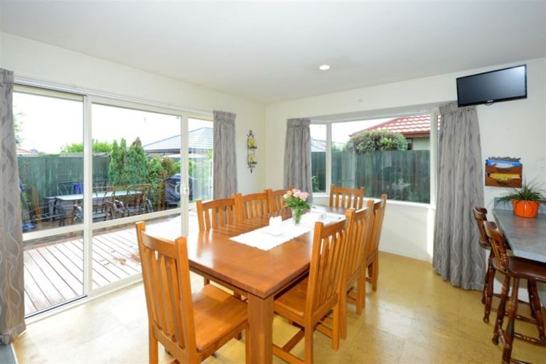 Photo of property in 22 Belfast Road, Belfast, Christchurch, 8051