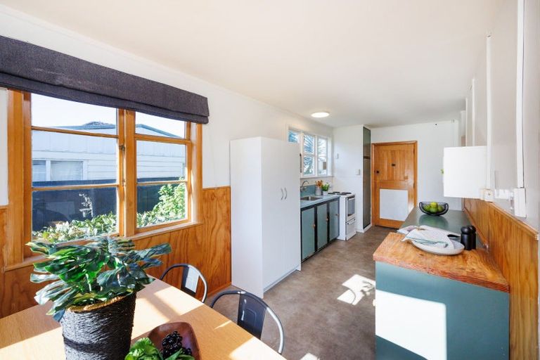 Photo of property in 143 Rangiora Avenue, Roslyn, Palmerston North, 4414