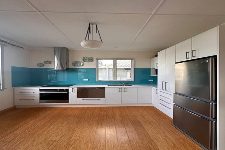 Photo of property in 201 Marine Parade, Seatoun, Wellington, 6022