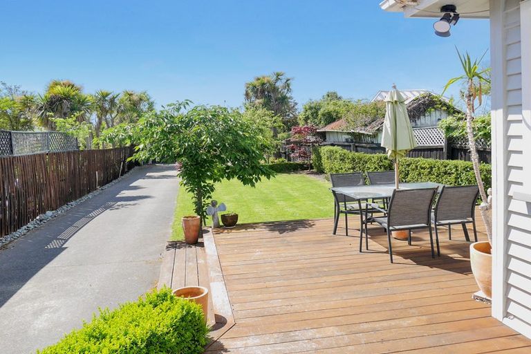 Photo of property in 16 Allard Street, Edgeware, Christchurch, 8013