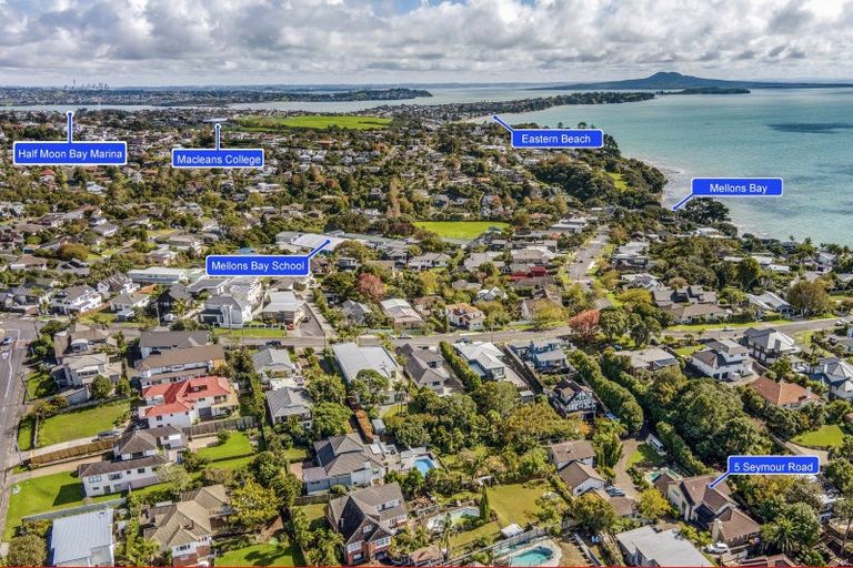 Photo of property in 5 Seymour Road, Mellons Bay, Auckland, 2014