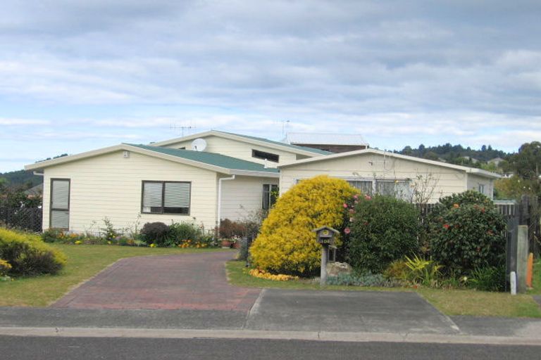 Photo of property in 106 Chevron Crescent, Whangamata, 3620
