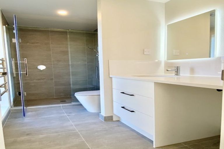 Photo of property in 107 Hamilton Drive, Waiuku, 2123