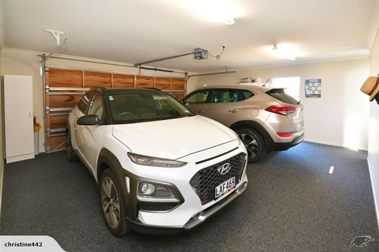 Photo of property in 34 Chesterfield Way, Orewa, 0931