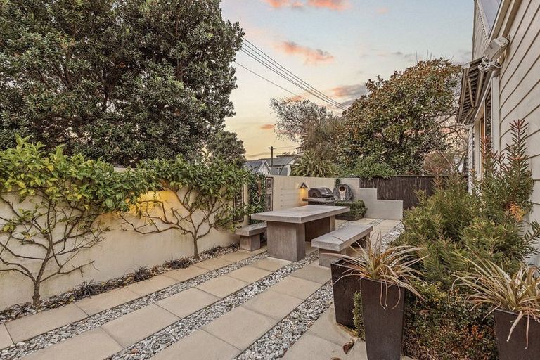 Photo of property in 8a Nayland Street, Sumner, Christchurch, 8081