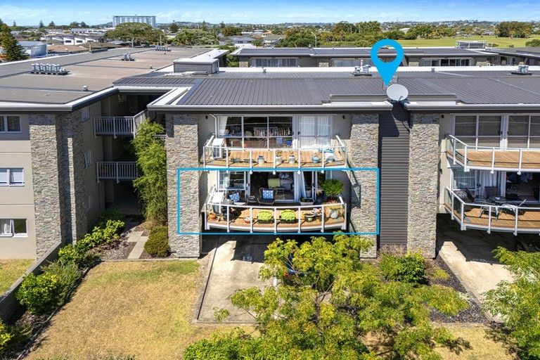 Photo of property in 206/252 Centreway Road, Orewa, 0931