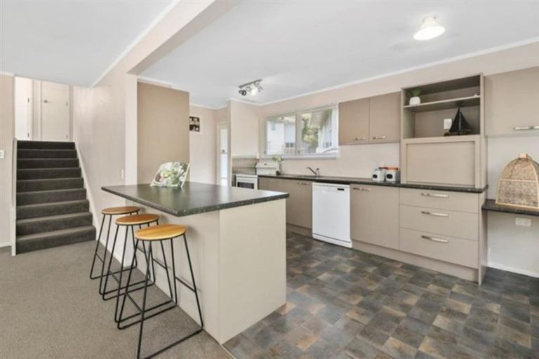 Photo of property in 51 Cyclarama Crescent, Massey, Auckland, 0614