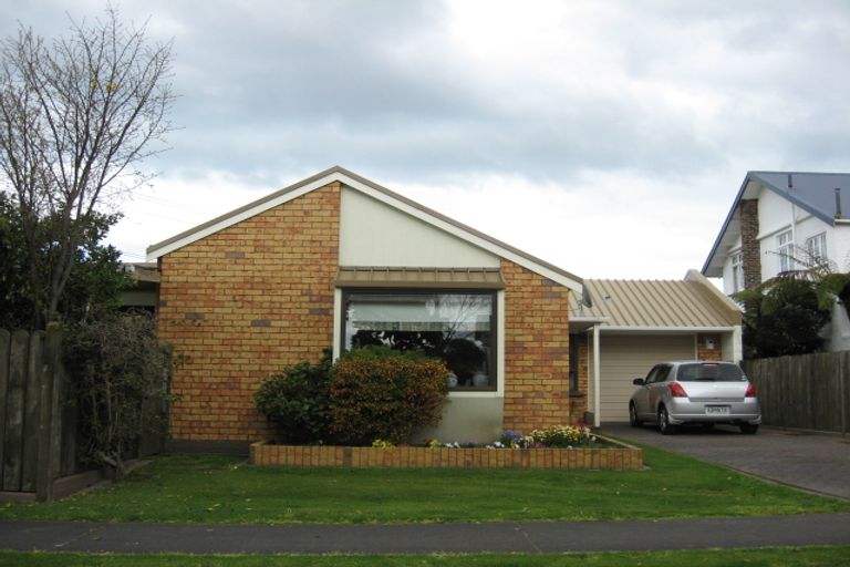 Photo of property in 25 College Street, College Estate, Whanganui, 4500