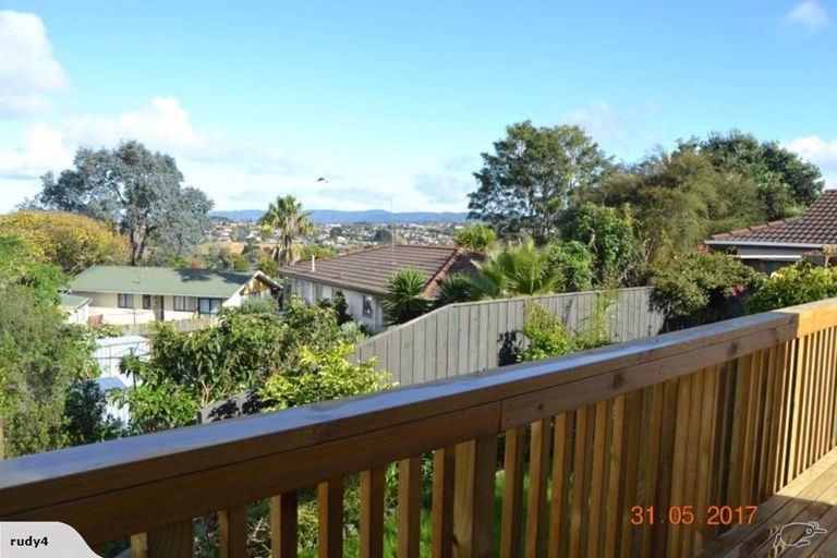 Photo of property in 9 Edgware Road, West Harbour, Auckland, 0618