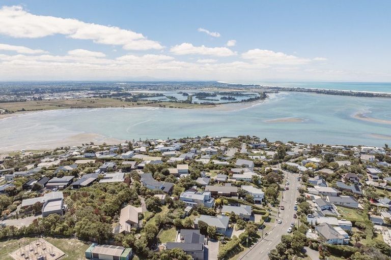 Photo of property in 73 Major Hornbrook Road, Mount Pleasant, Christchurch, 8081