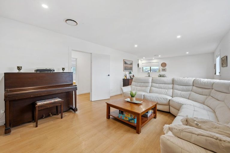 Photo of property in 31 Karaka Street, Helensville, 0800