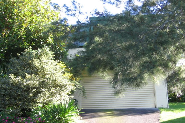 Photo of property in 27 Coromandel Crescent, Mairangi Bay, Auckland, 0630