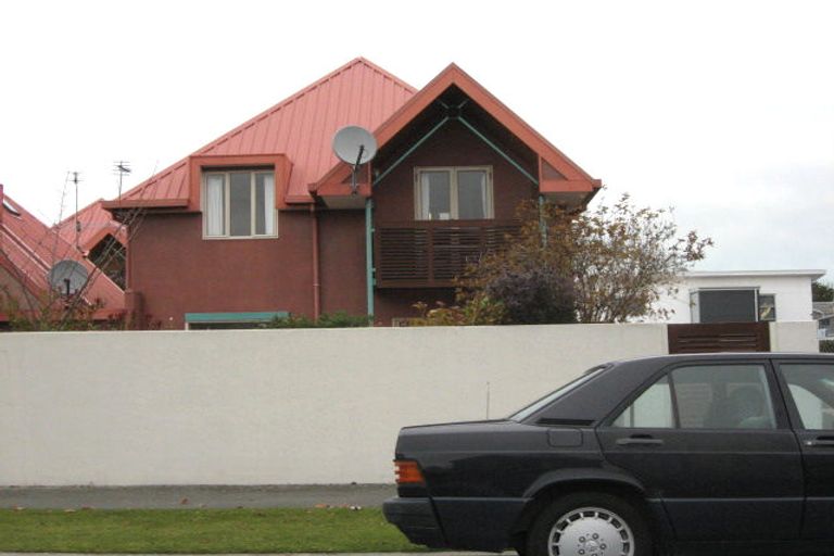 Photo of property in 2/34 Eversleigh Street, St Albans, Christchurch, 8014