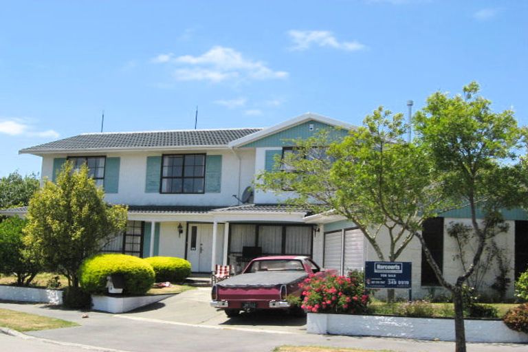 Photo of property in 4 Larkhill Place, Russley, Christchurch, 8042