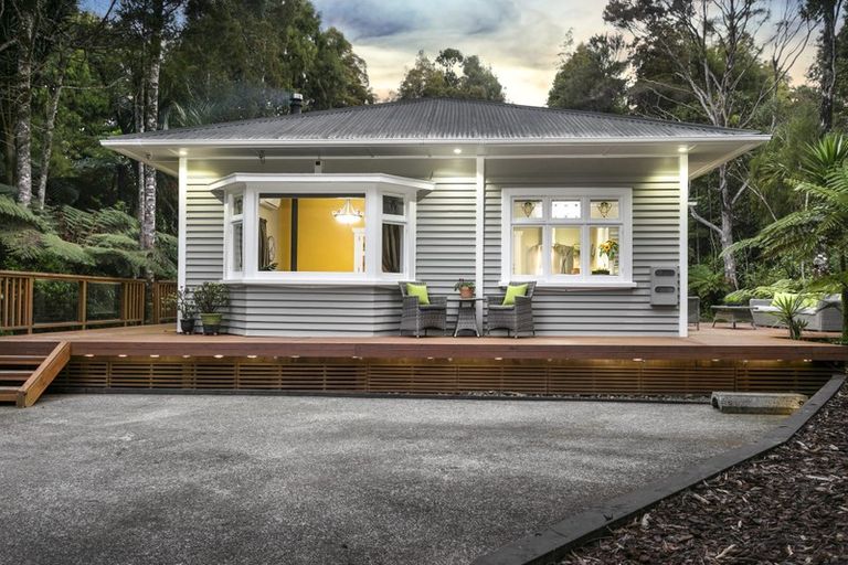 Photo of property in 783 Scenic Drive, Henderson Valley, Auckland, 0612