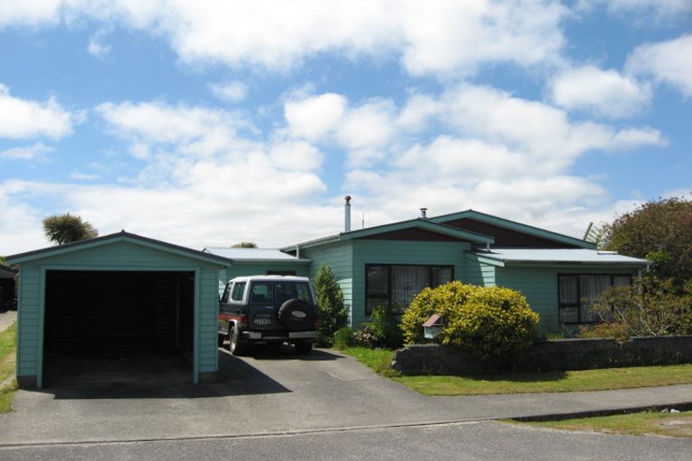 Photo of property in 15 Peel Street, Westport, 7825