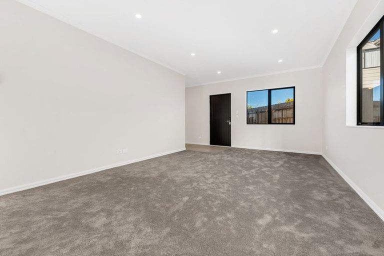 Photo of property in 76a Ennis Avenue, Pakuranga Heights, Auckland, 2010
