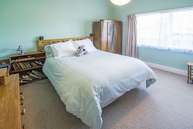 Photo of property in 18 Victoria Street, Carterton, 5713