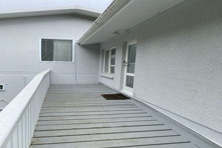 Photo of property in 118 Middleton Road, Churton Park, Wellington, 6037