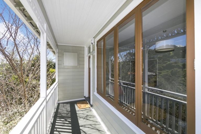 Photo of property in 71 Severn Street, Island Bay, Wellington, 6023