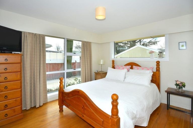 Photo of property in 120 Kendal Avenue, Burnside, Christchurch, 8053