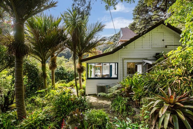 Photo of property in 3 Huia Road, Days Bay, Lower Hutt, 5013