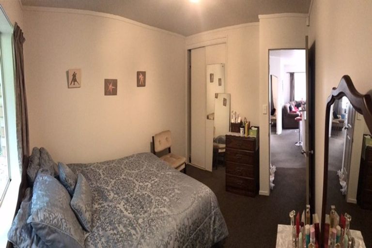 Photo of property in 104 Harmel Road, Glendene, Auckland, 0602