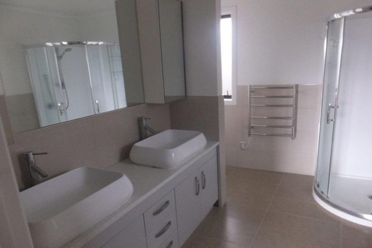 Photo of property in 19 Piwakawaka Court, Rototuna North, Hamilton, 3210